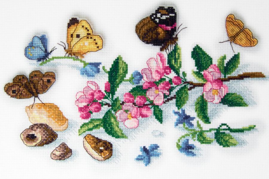 Набор для вышивки крестиком Чарівна Мить М-453 серия "Любимый сад". Каталог товарів. Набори
